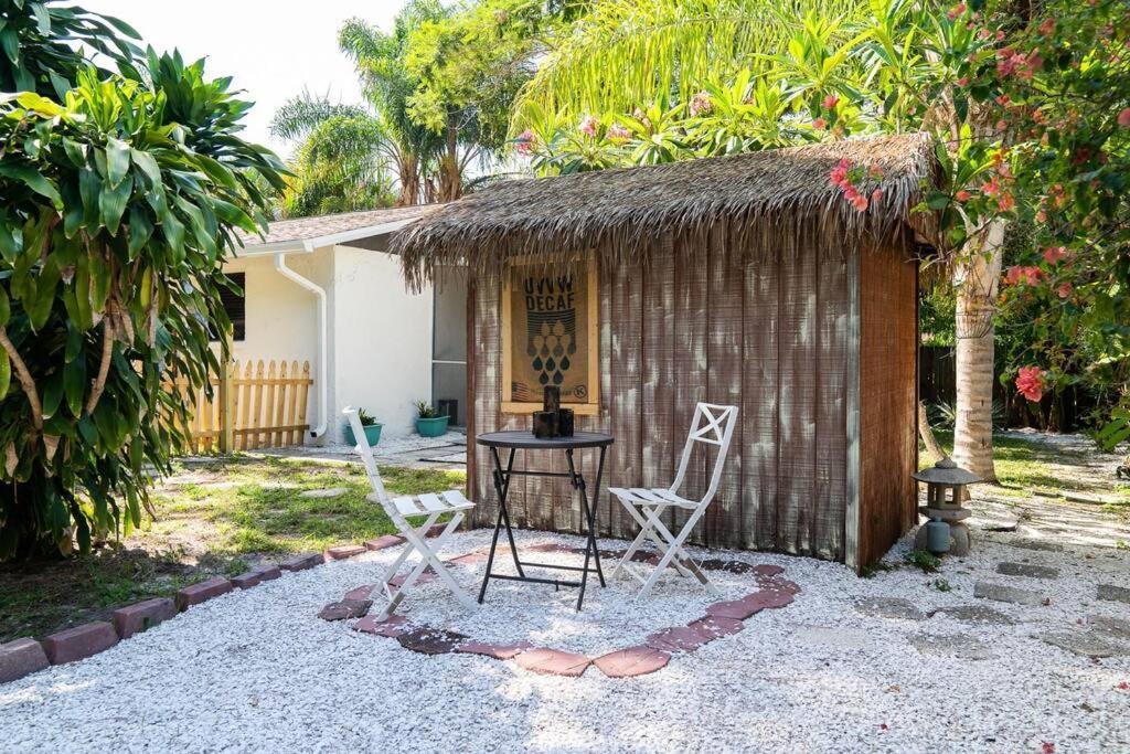 Welcome To The Bray Escape 4 Miles To Siesta Key 사라소타 외부 사진